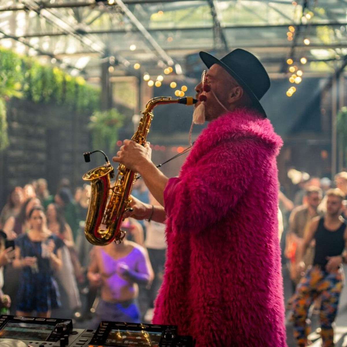 Jonny Be Sax 6