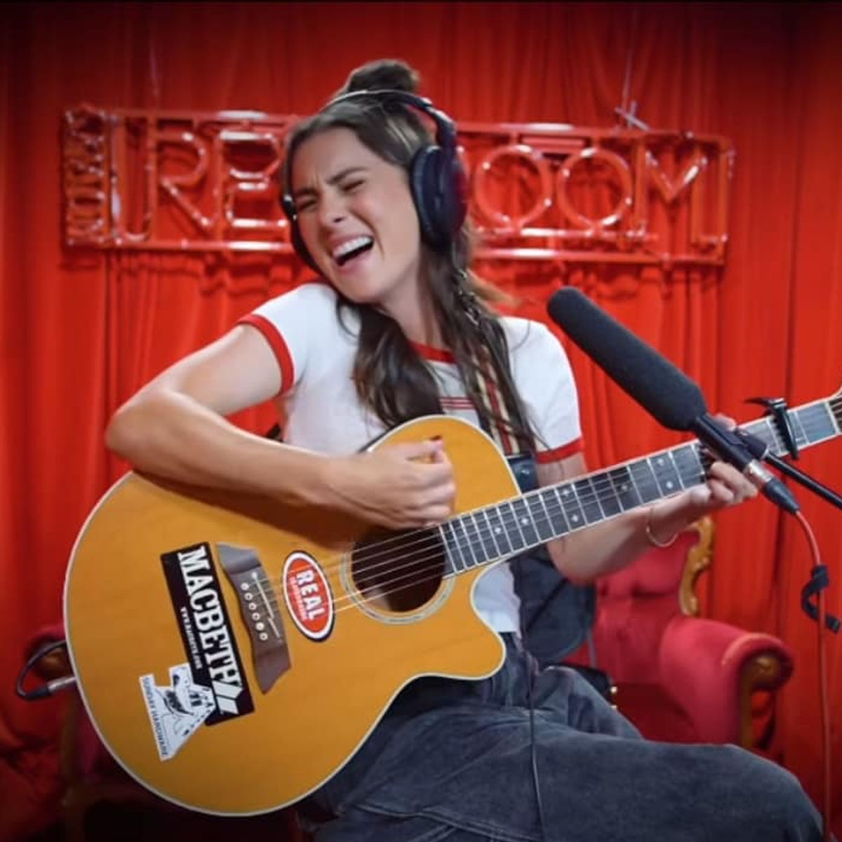 Amy Shark 10