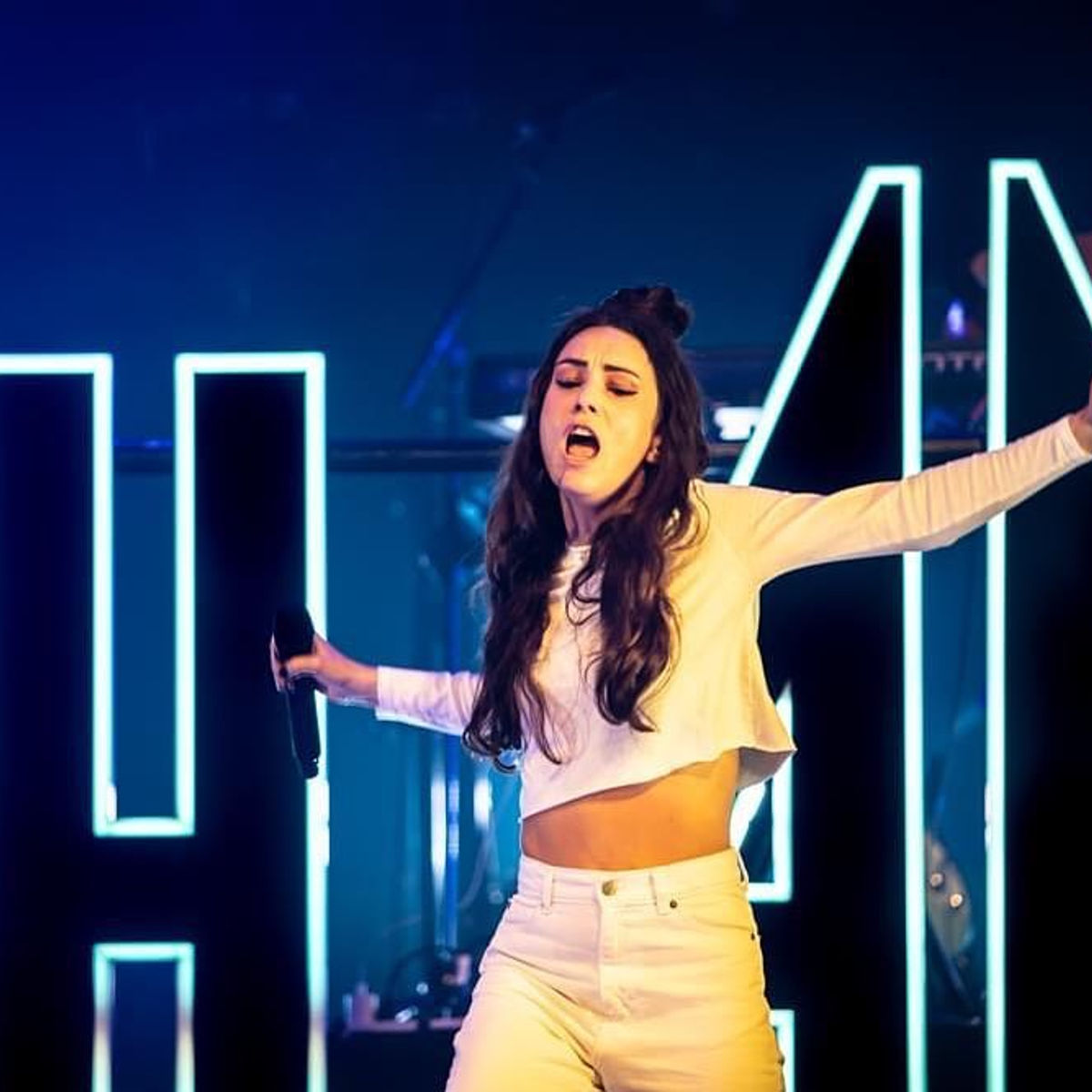 Amy Shark 6