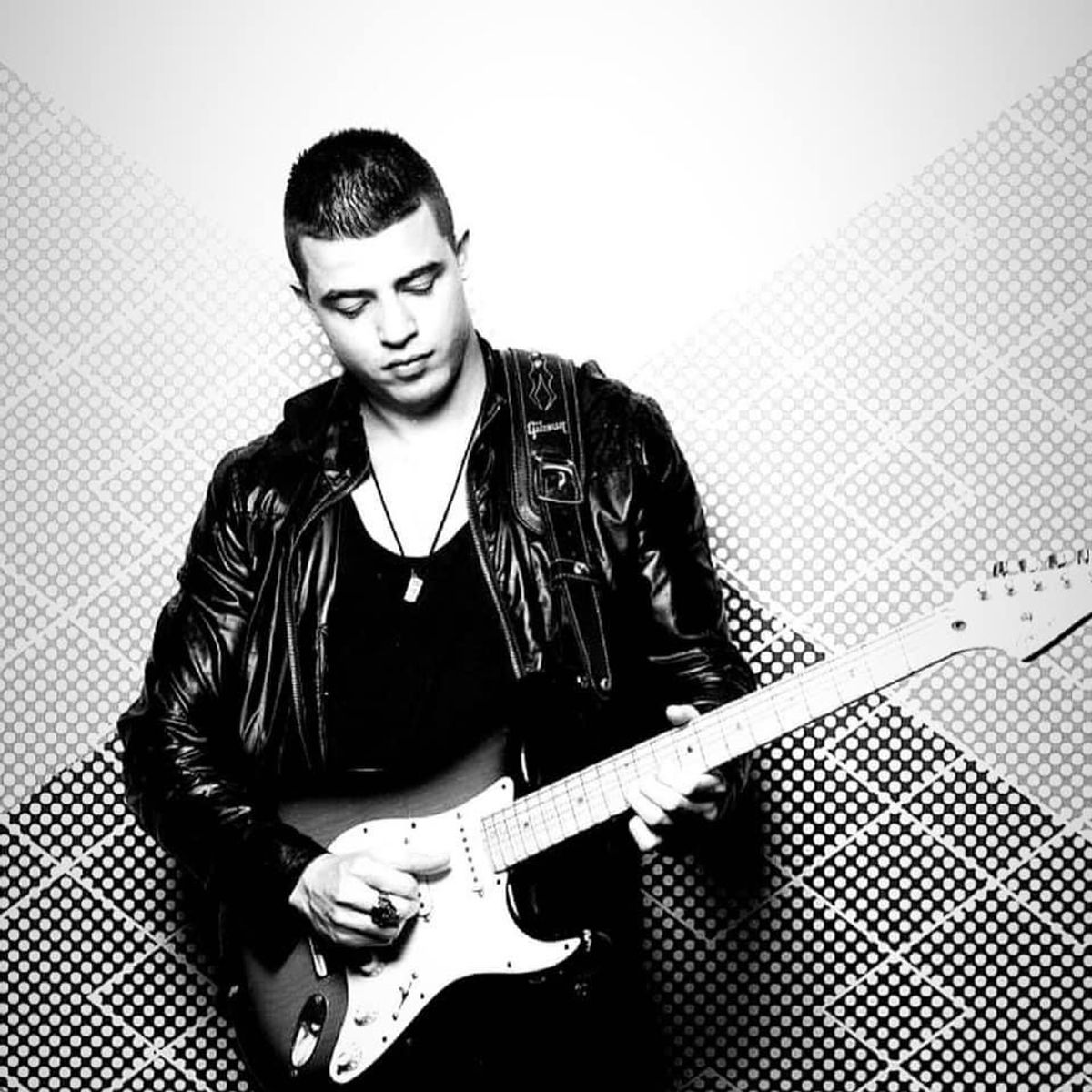 Simon Milan 7